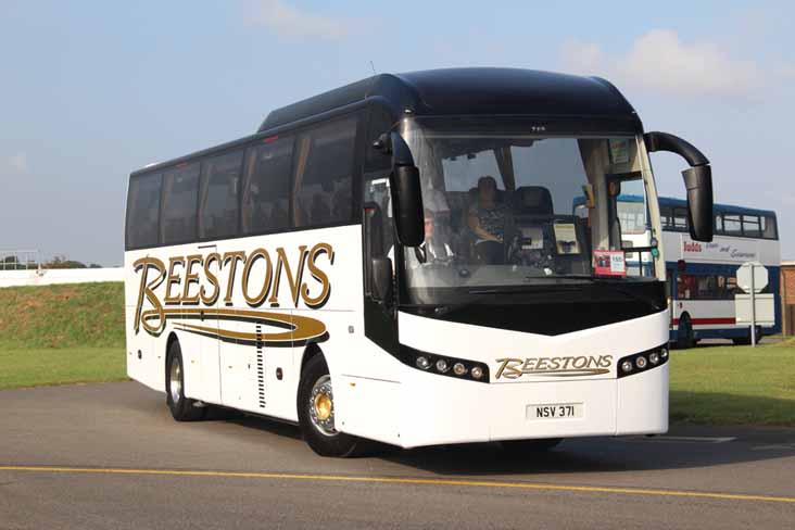 Beestons Volvo B12M Jonckheere NSV371